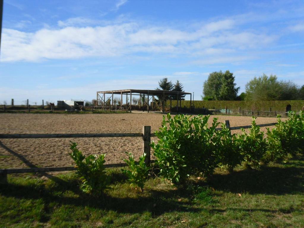 SermaisesLa Mini Ferme De Maelou别墅 外观 照片